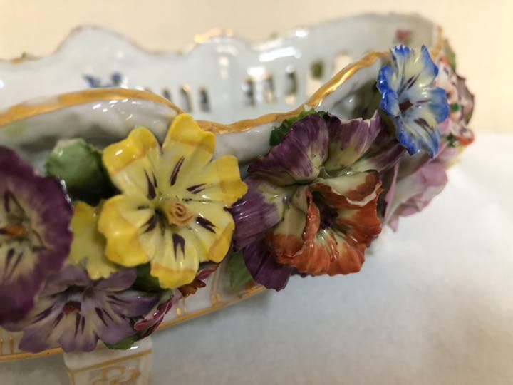 花弁装飾透かし鉢　 Von schierholz