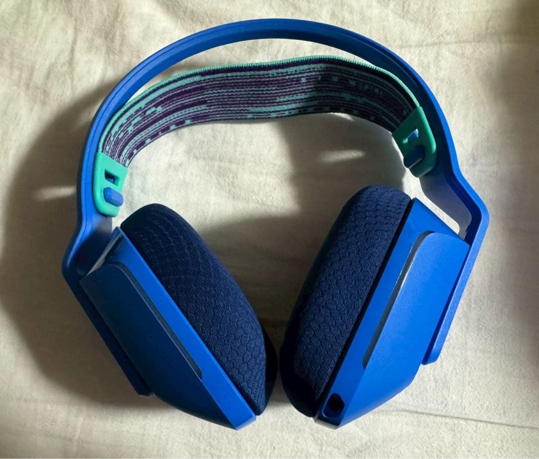 ヘッドホン Logicool G733