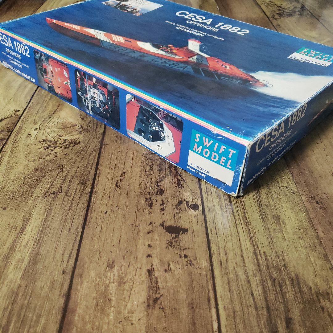 パワーボート CESA 1882 OFFSHORE プラモデル