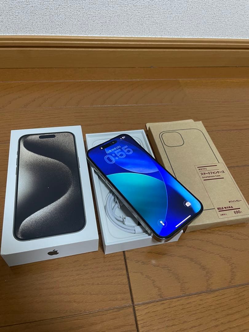 Apple iPhone 15 Pro ナチュラルチタニウムSIMフリー