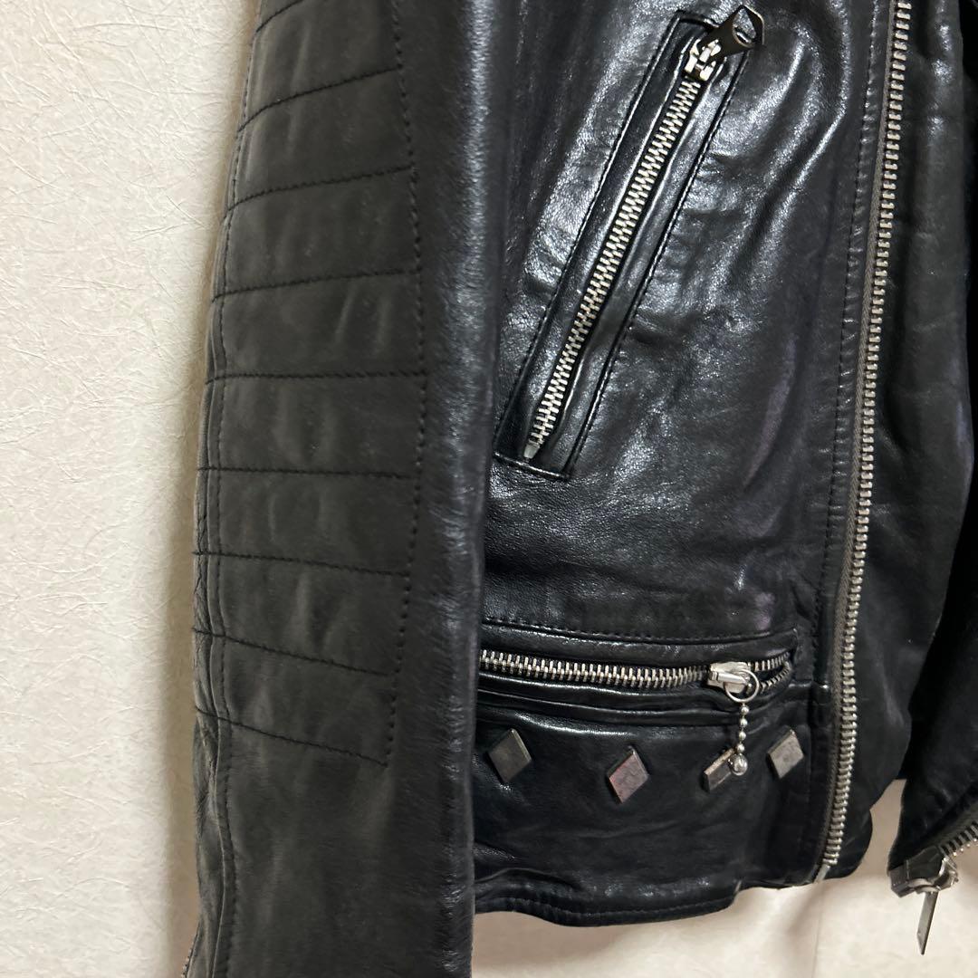 ス*ス様 お値下げ！ゴールデングース　スタッズ付きライダースジャケット　XS