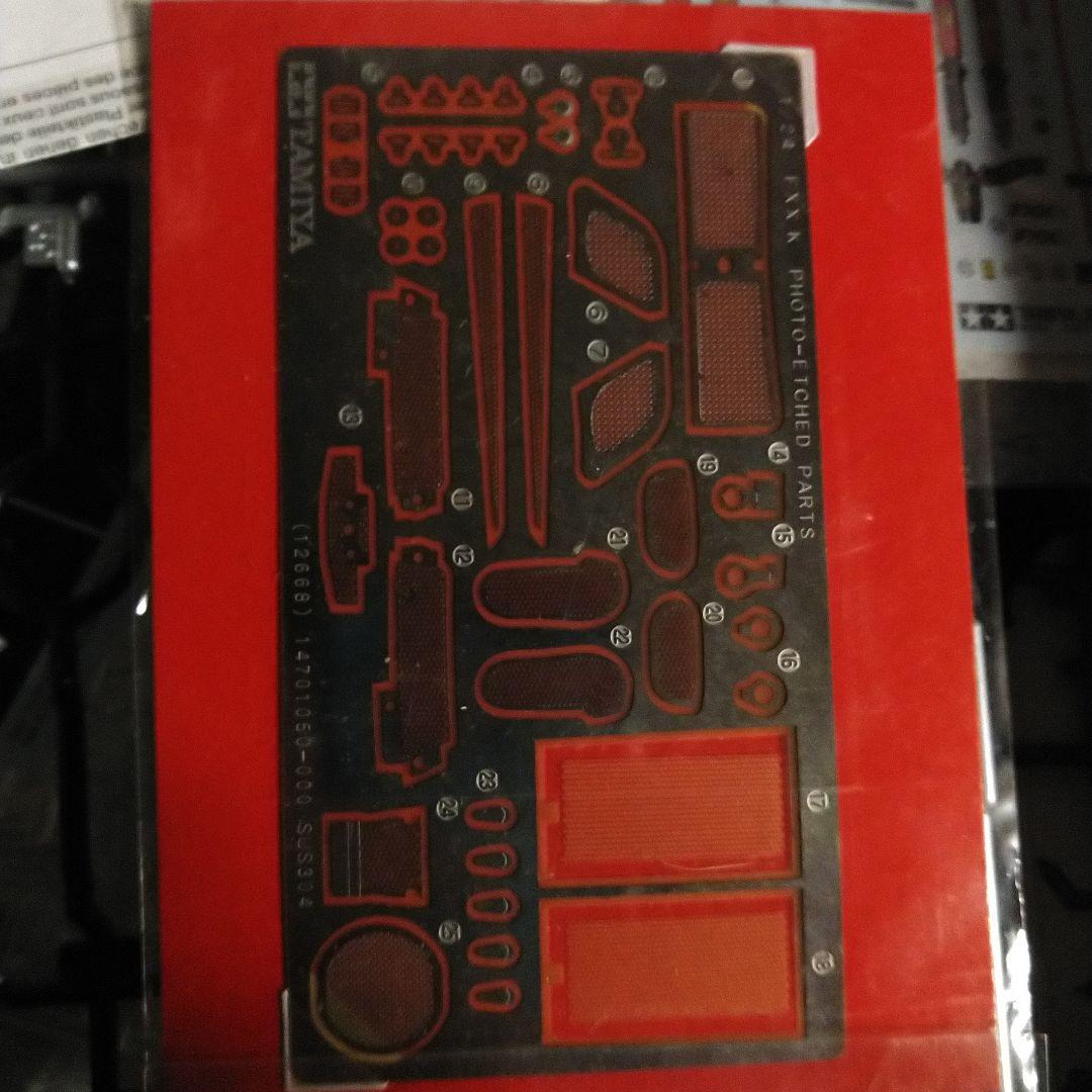 タミヤ1/24フェラーリFXXKプラモデル組立途中品