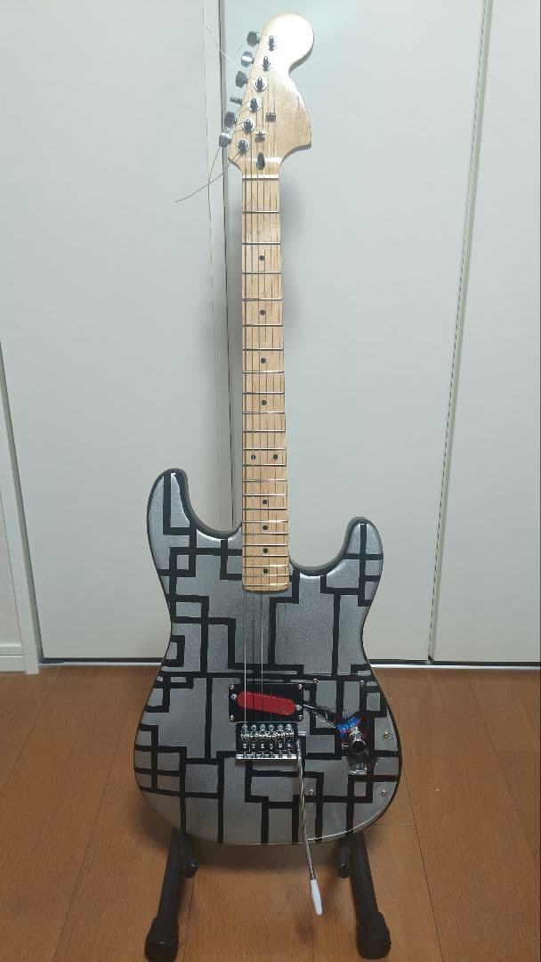 EMG-SAピックアップG柄ラージヘッドストラトタイプ不気味なエレキギター