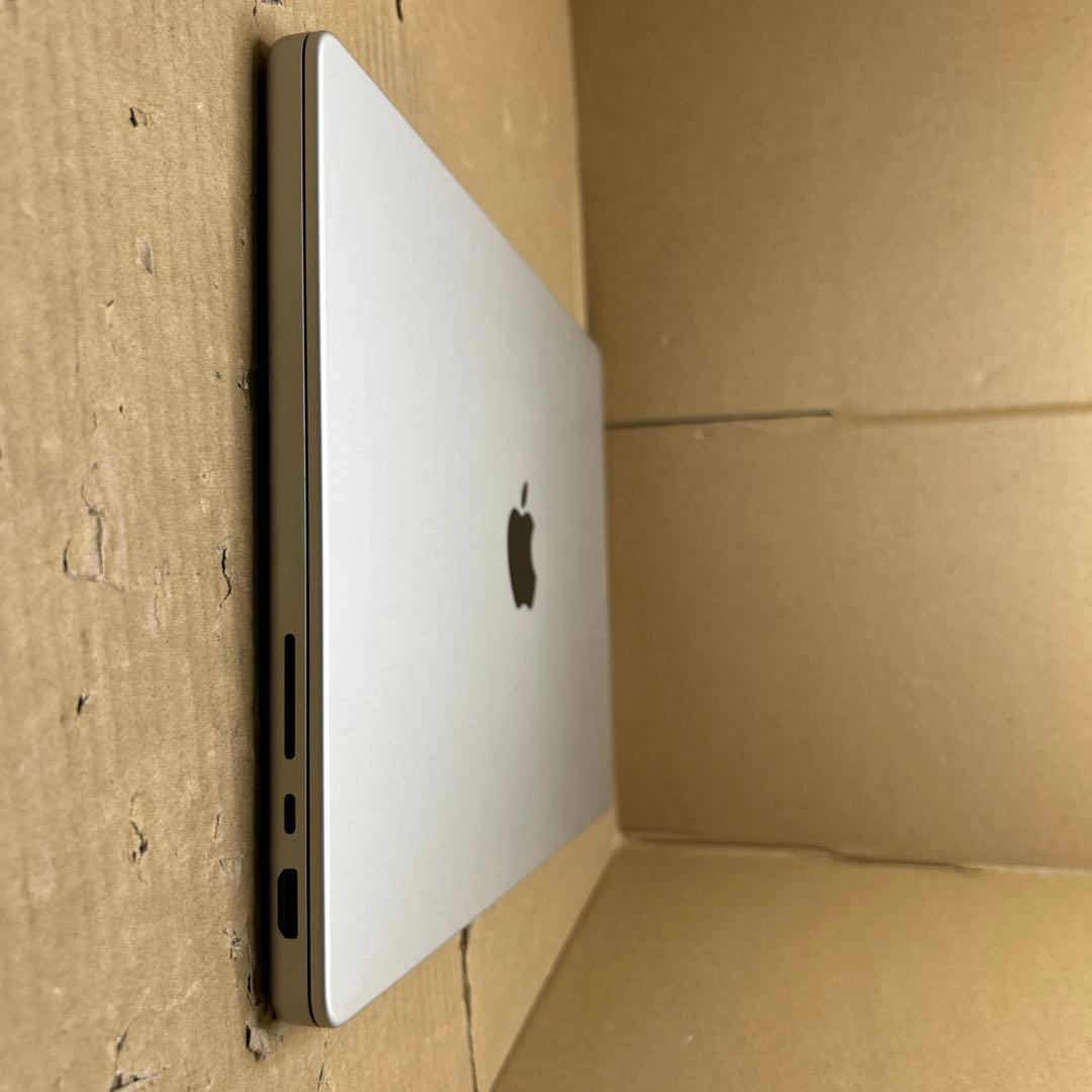 Apple MacBook Pro M1 2021 14インチ　16GB
