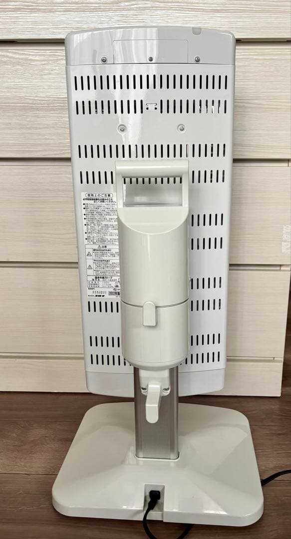 ジャンク品　遠赤外線電気ストーブ 左右首振りAH-1222R 2022年製