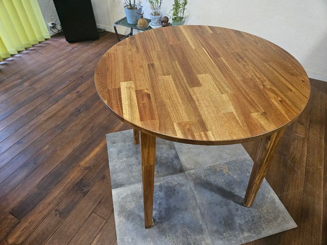 ikea 無垢材 丸テーブル