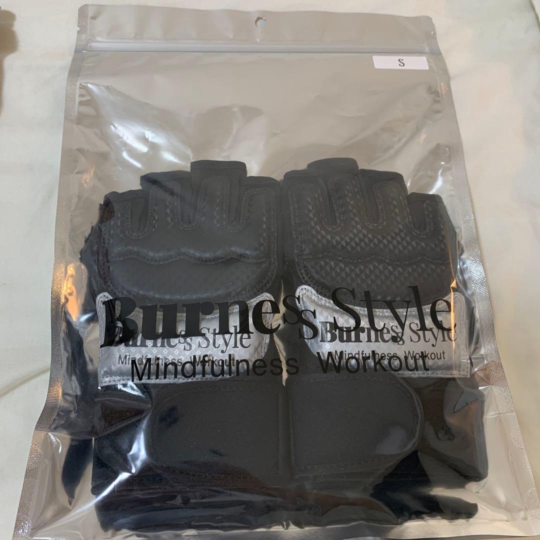 【新品】BurnesStyleボクシンググローブ(S)、シューズ(XS)セット