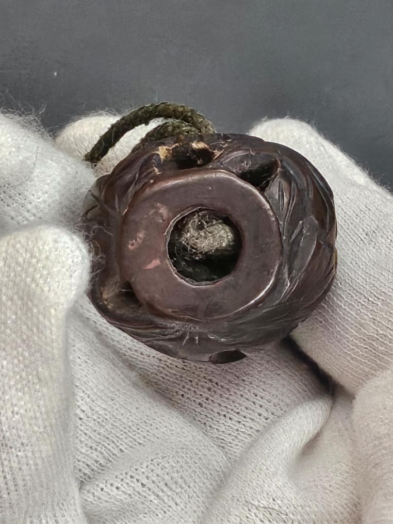 金箔装飾の漆器印籠