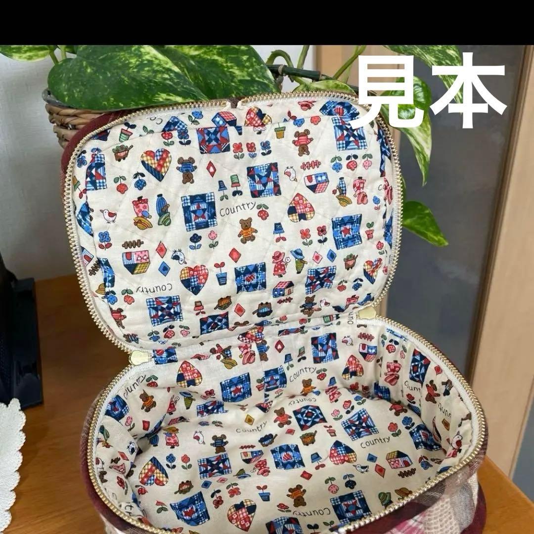 まろ様　オーダーページ　スーちゃんポーチ　トートバッグ　パッチワーク　レディース