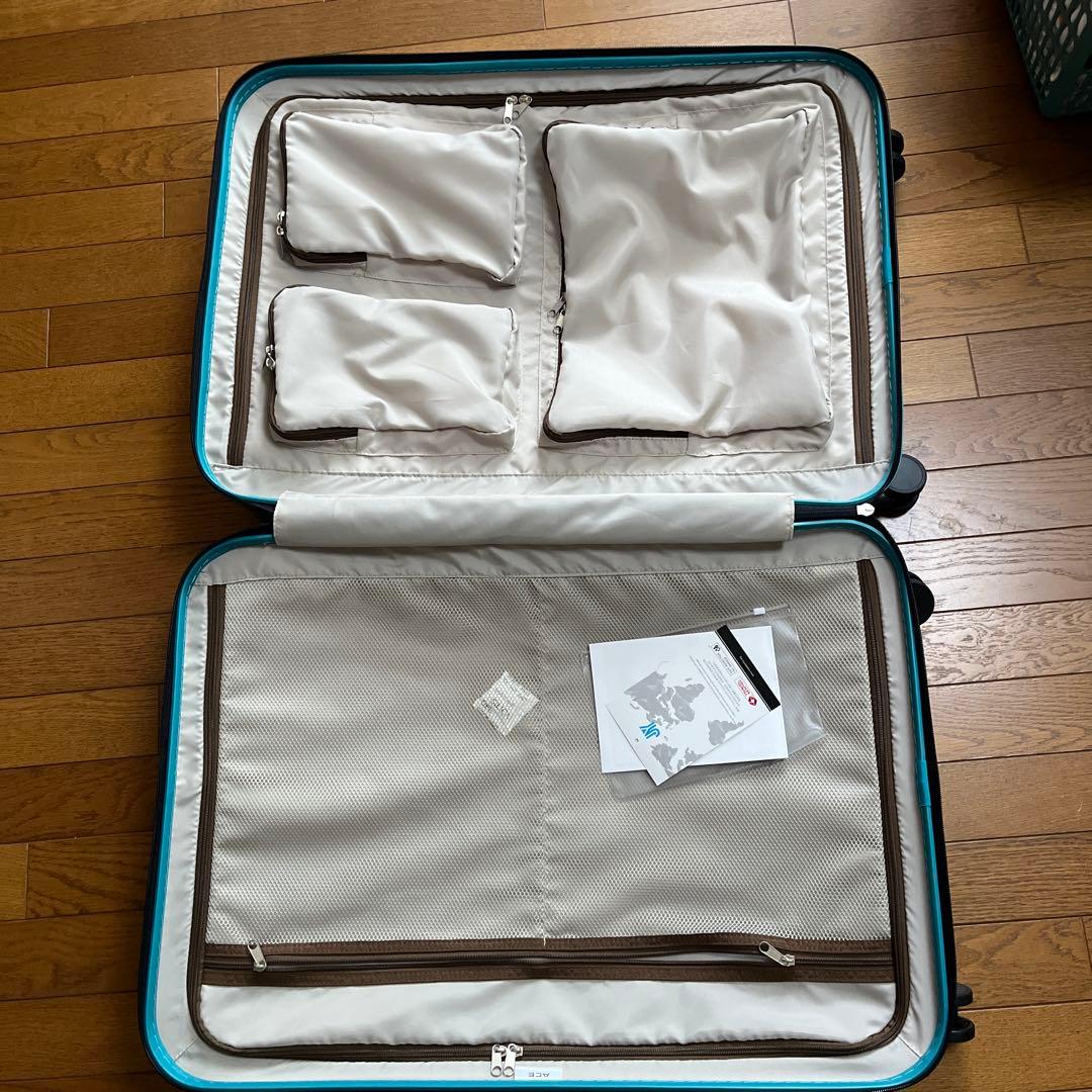 トラベルケース