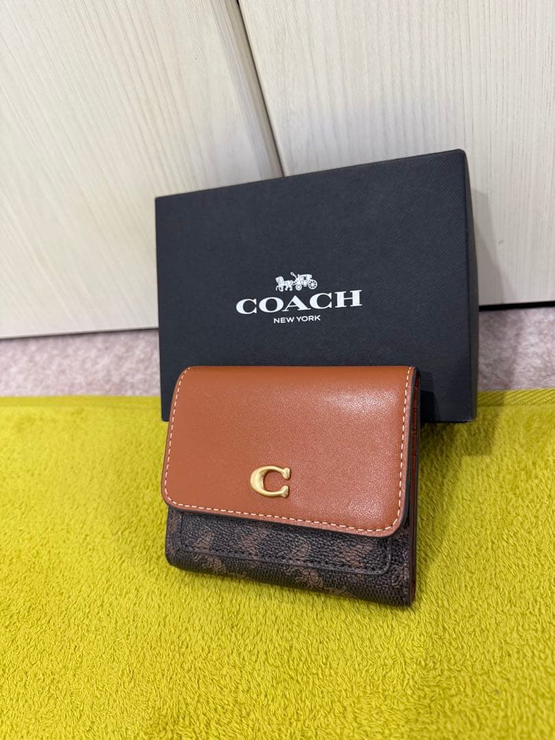 (新品)✨COACH 二つ折り財布 ブラウン レザー