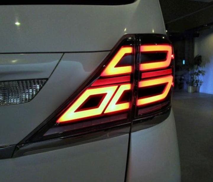 20アルファードヴェルファイアシーケンシャルファイバーLEDテールクリア❶