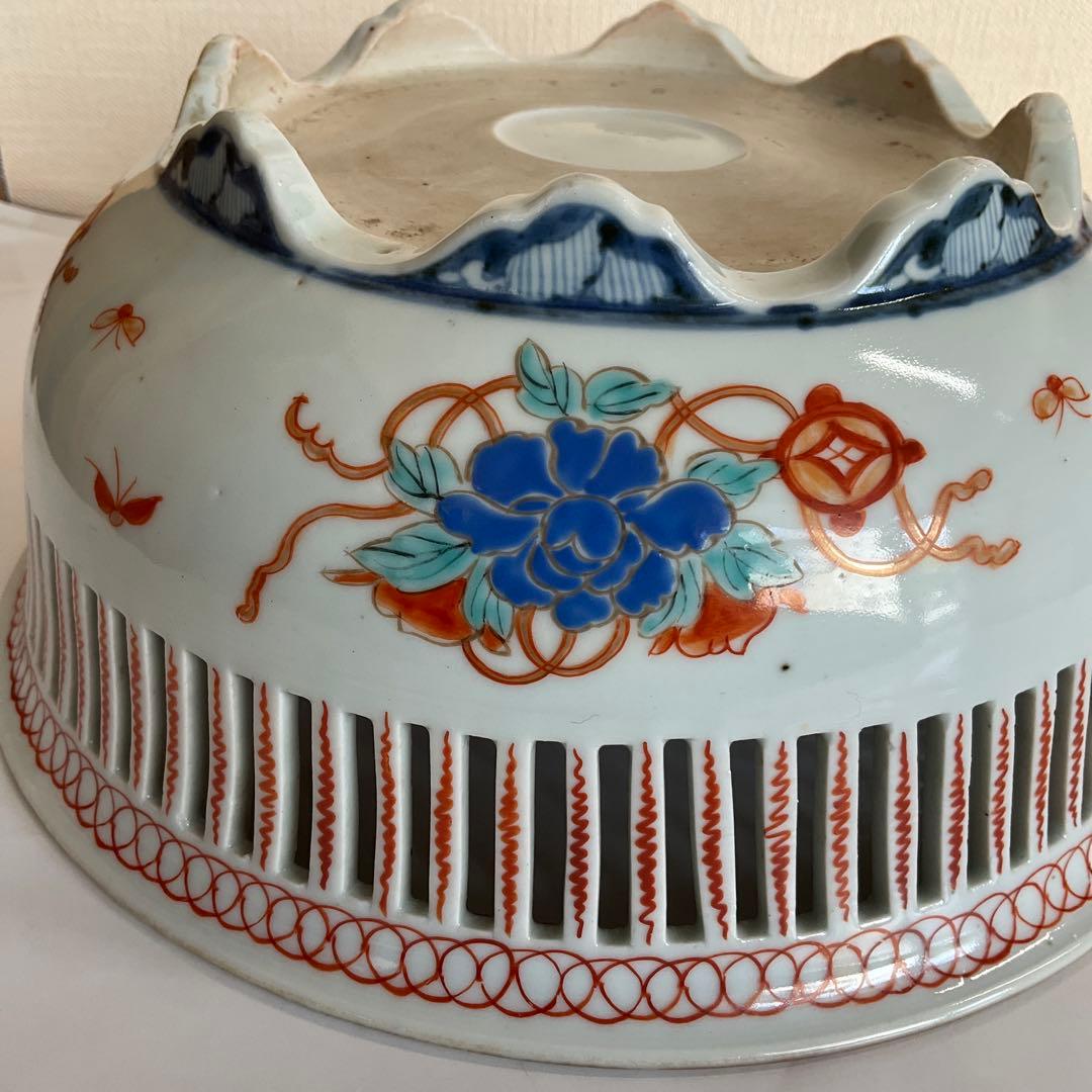 古伊万里　色絵花鳥仔犬文透し彫鉢　江戸時代中期から後期頃　優品