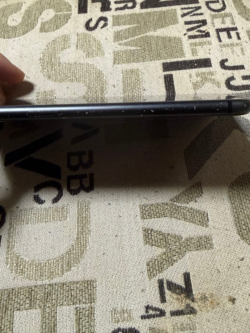 iPhone 8Plus 匿名発送　64G 最大充電容量77%