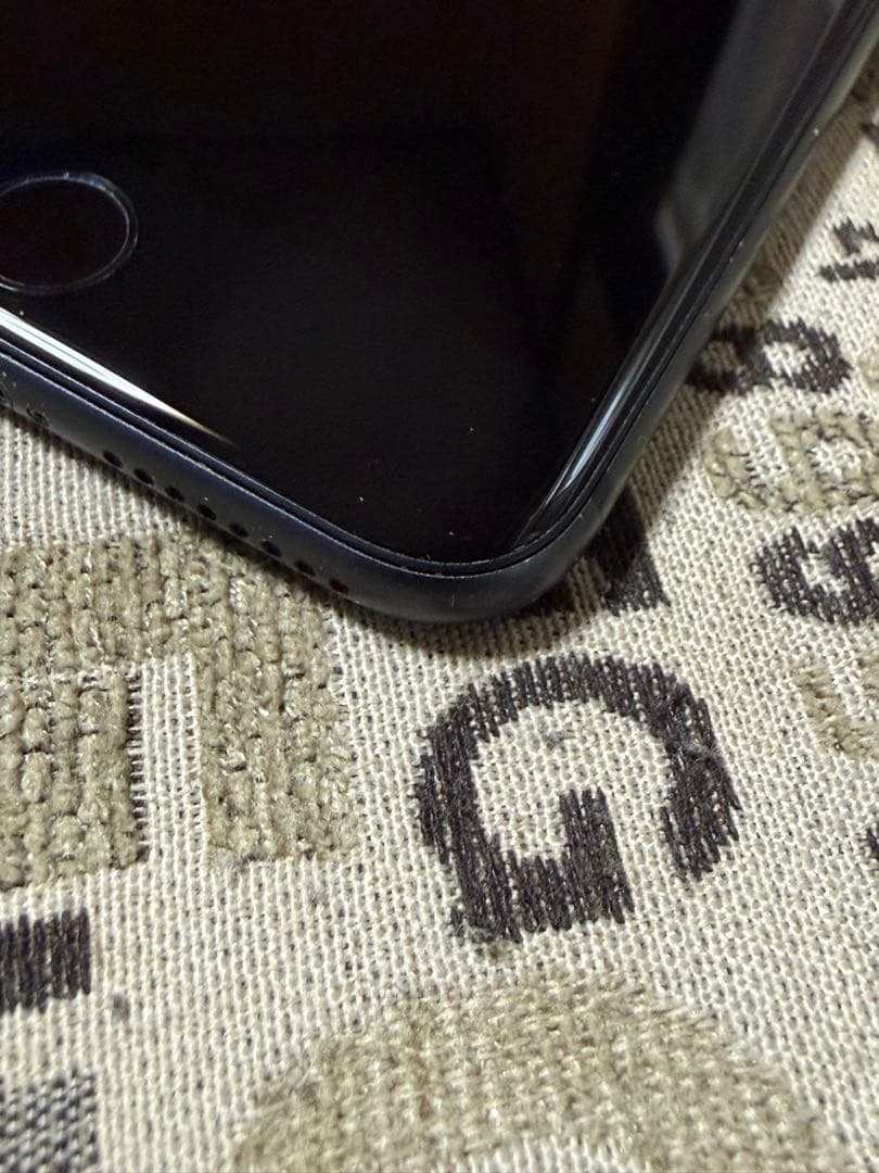 iPhone 8Plus 匿名発送　64G 最大充電容量77%