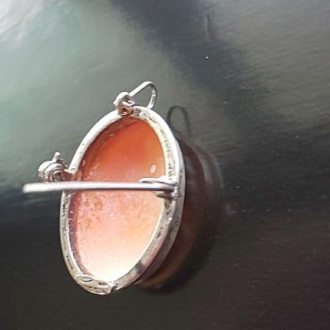 イギリス アンティーク シルバー800貴婦人のコーネリアンシェルカメオのブローチ