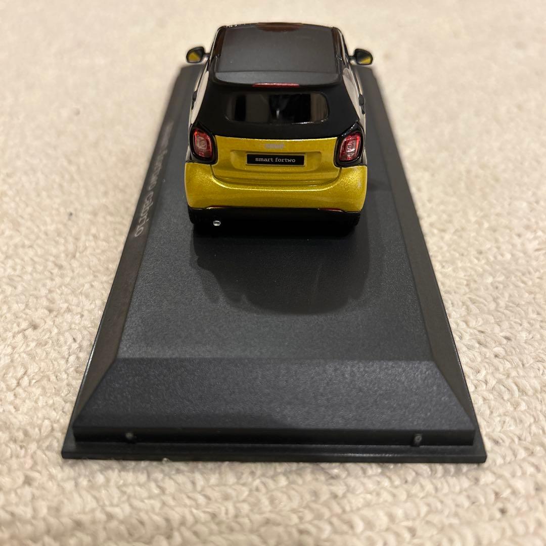 希少　smart fortwo cabrio ミニカー