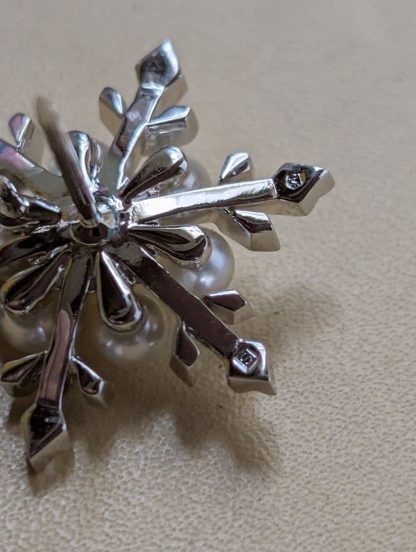 MIKIMOTO パール7珠 ピンブローチ あこや真珠　雪の結晶　未使用品　美品