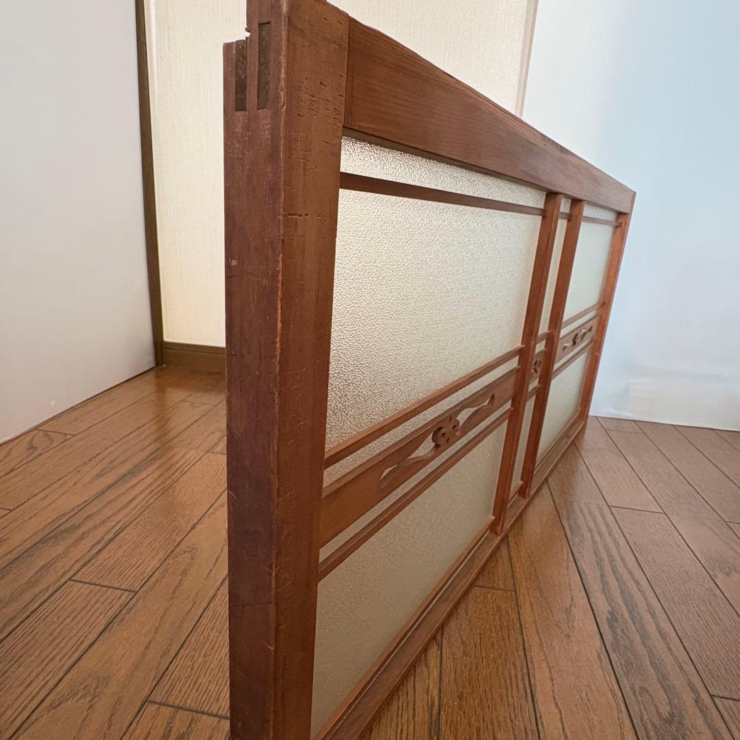 昭和板型ガラス　木枠付き　透かし彫り パーテーションの部品　間仕切り　衝立