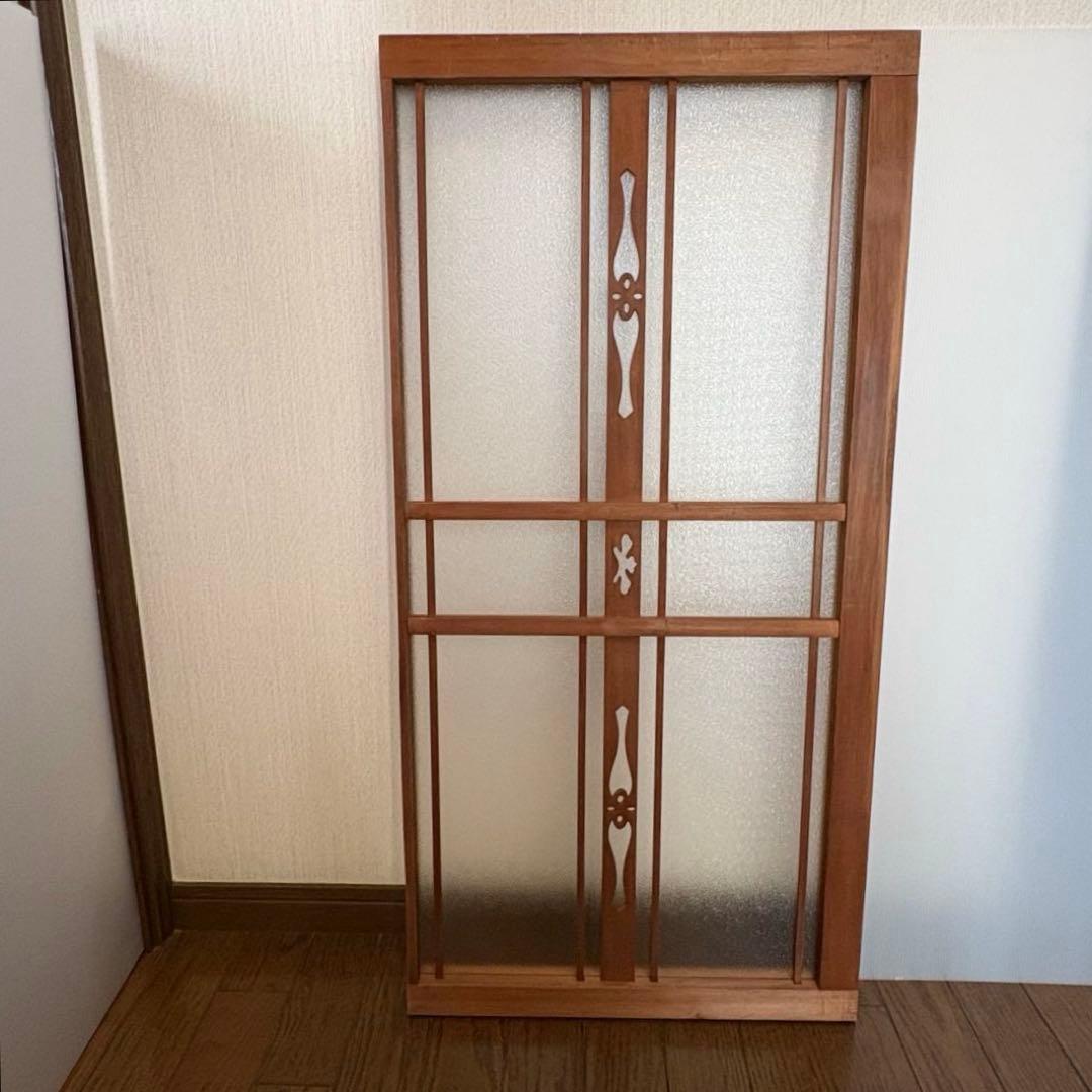 昭和板型ガラス　木枠付き　透かし彫り パーテーションの部品　間仕切り　衝立
