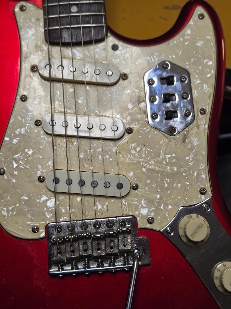 スクワイヤーサイクロン　 レッド 3ピックアップ