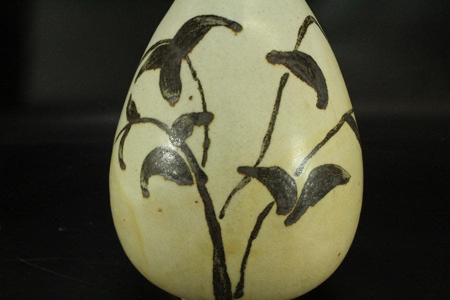 李朝 鉄絵 秋草紋 瓶 高30cm(ZE554)