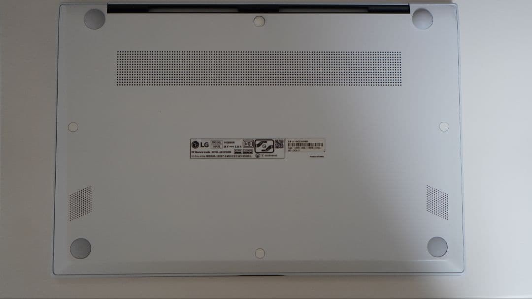 美品LG gram14 999g超軽量 37時間駆動13世代i5 16Gメモリ