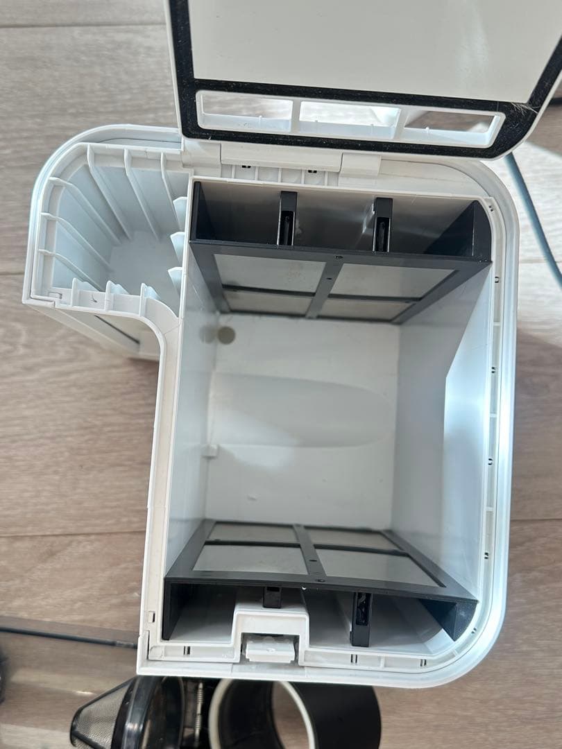 【美品・清掃済】Shark シャーク 高性能コードレス掃除機 IW3145J