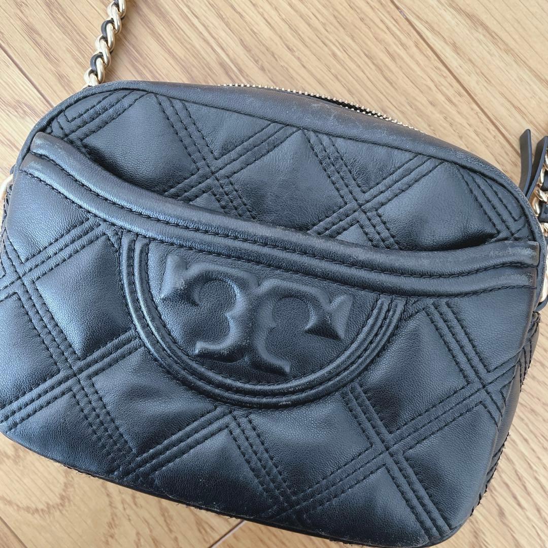 ブラック キルティング ショルダーバッグ トリーバーチ