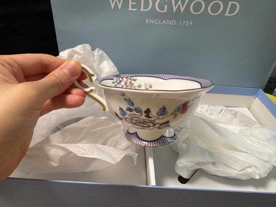  花柄カップとソーサーセット