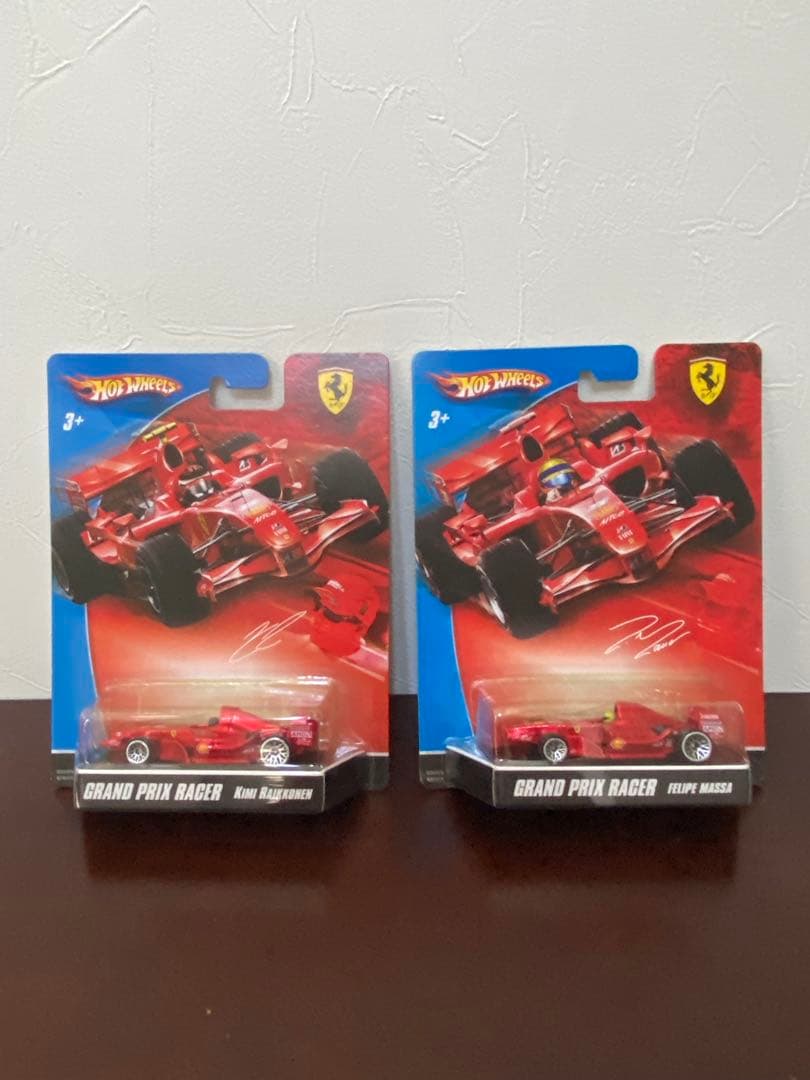 Hot Wheels FERRARI F2007 Kimi&Massa セット
