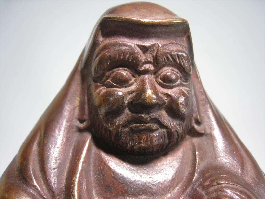 銅製　　達磨像　　払子を手にした達磨