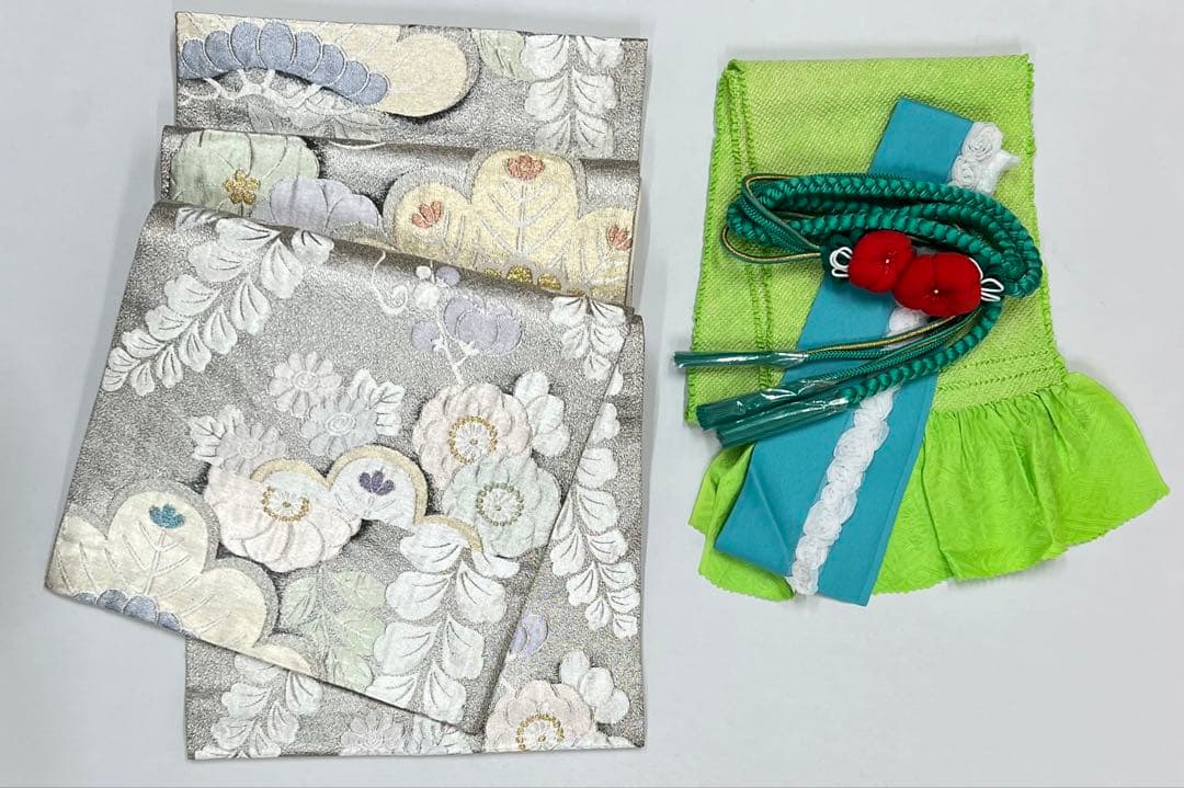 振り袖　フルセット　長襦袢付　イエロー　成人式　 金彩加工　刺繍入り　640