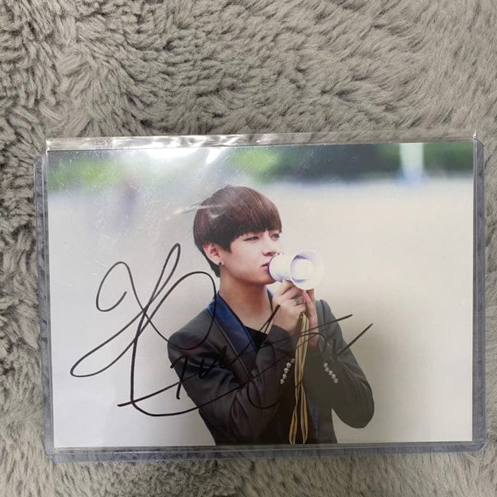 テテ　直筆サイン　トレカ