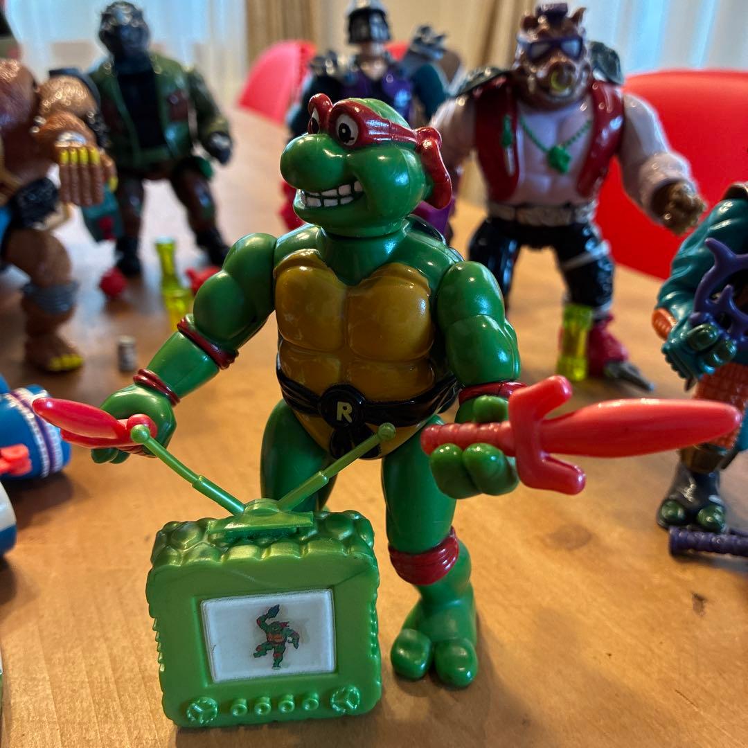 d*2様 ミュータント・タートルズ フィギュア10体とバス・バイク・ボートセット