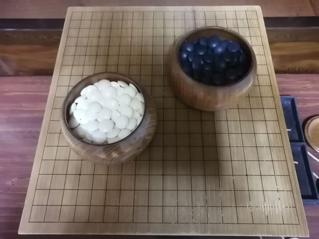 囲碁歴60年(現役)父の出品　囲碁セット　脚付　蛤　那智黒　へそあり　碁盤　碁石