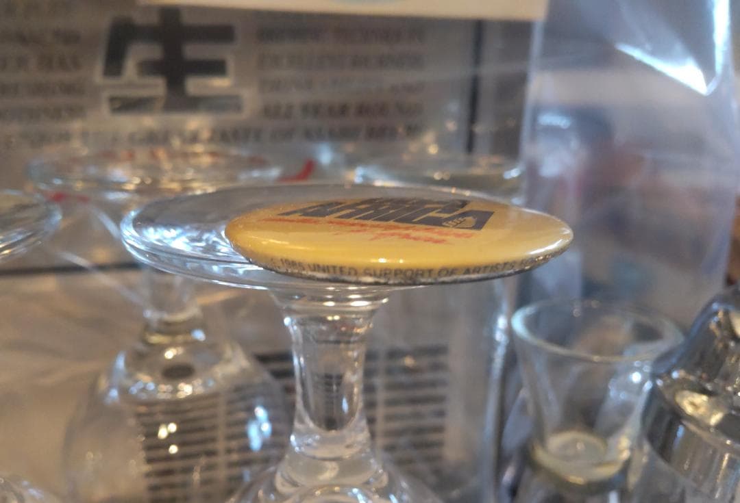 非売品★1985年★USA FOR AFRICA ピンバッジ マイケルジャクソン