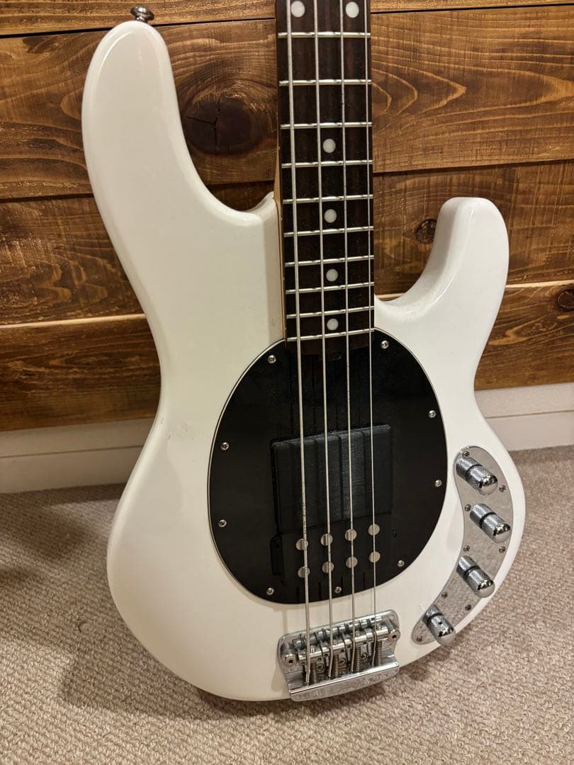 Sterling by Music Man RAY34 ベース