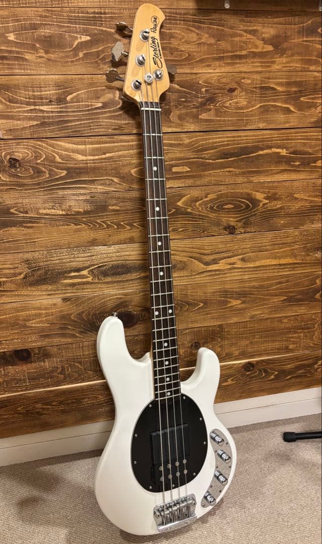 Sterling by Music Man RAY34 ベース