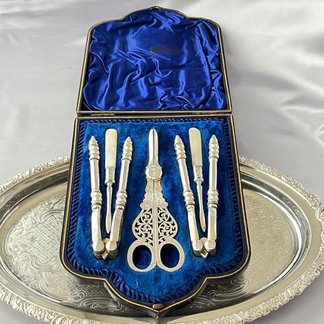 【英国】 グレープシザー / ナッツクラッカー / ピッカー【白蝶貝】