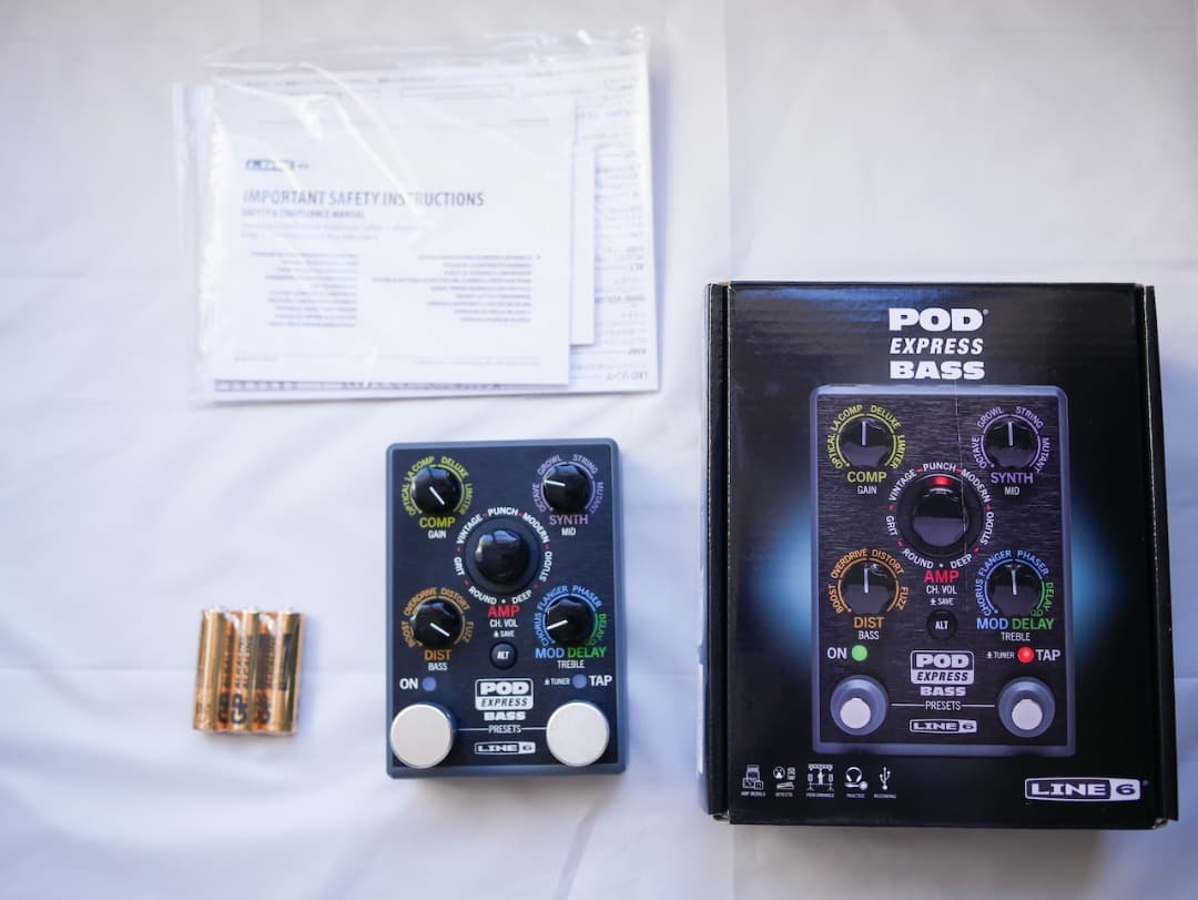 ベース LINE 6 POD EXPRESS BASS