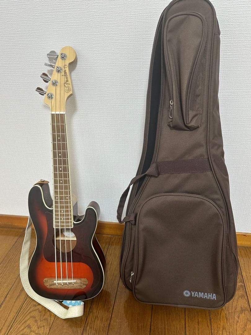 Fullerton Precision Bass ウクレレベース