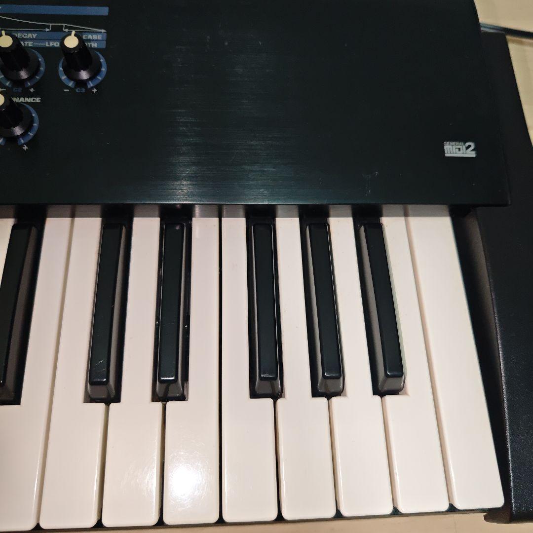 Roland JUNO-D 61鍵　シンセサイザー 本体