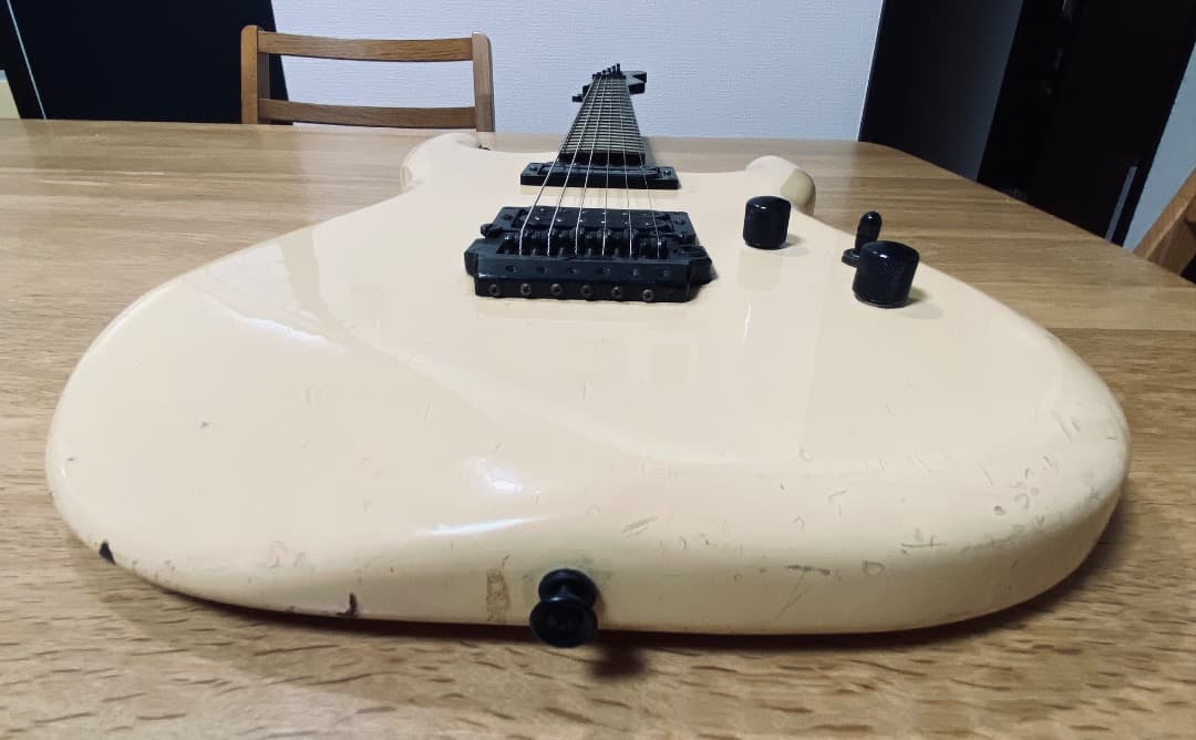 JUNK-FENDER HH E SERIAL 年1986