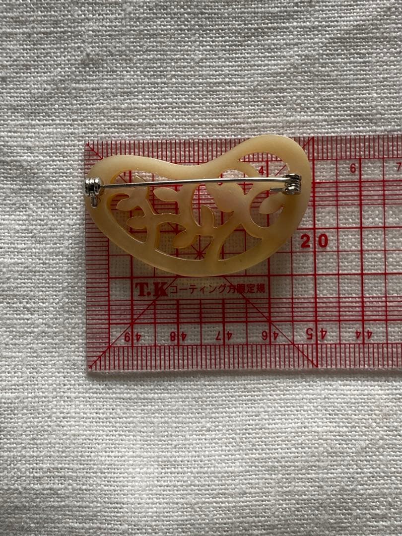 【週末限定出品】 BISOU ピンクさんごのブローチ