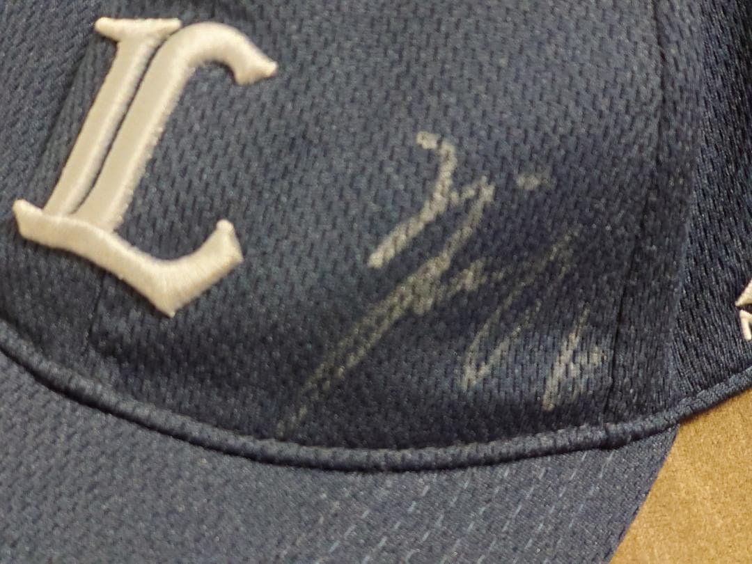 ライオンズ　源田選手　直筆サイン入りキャップ