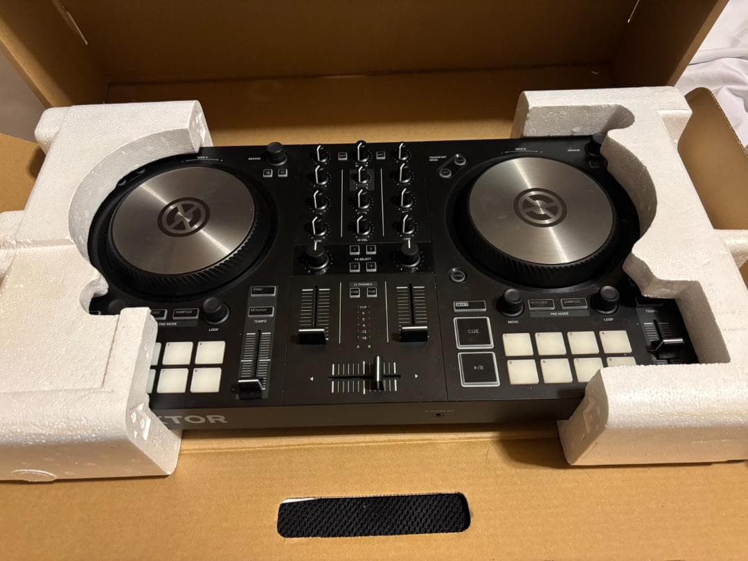 【値下げしました】TRAKTOR S2 MK3 DJコントローラー