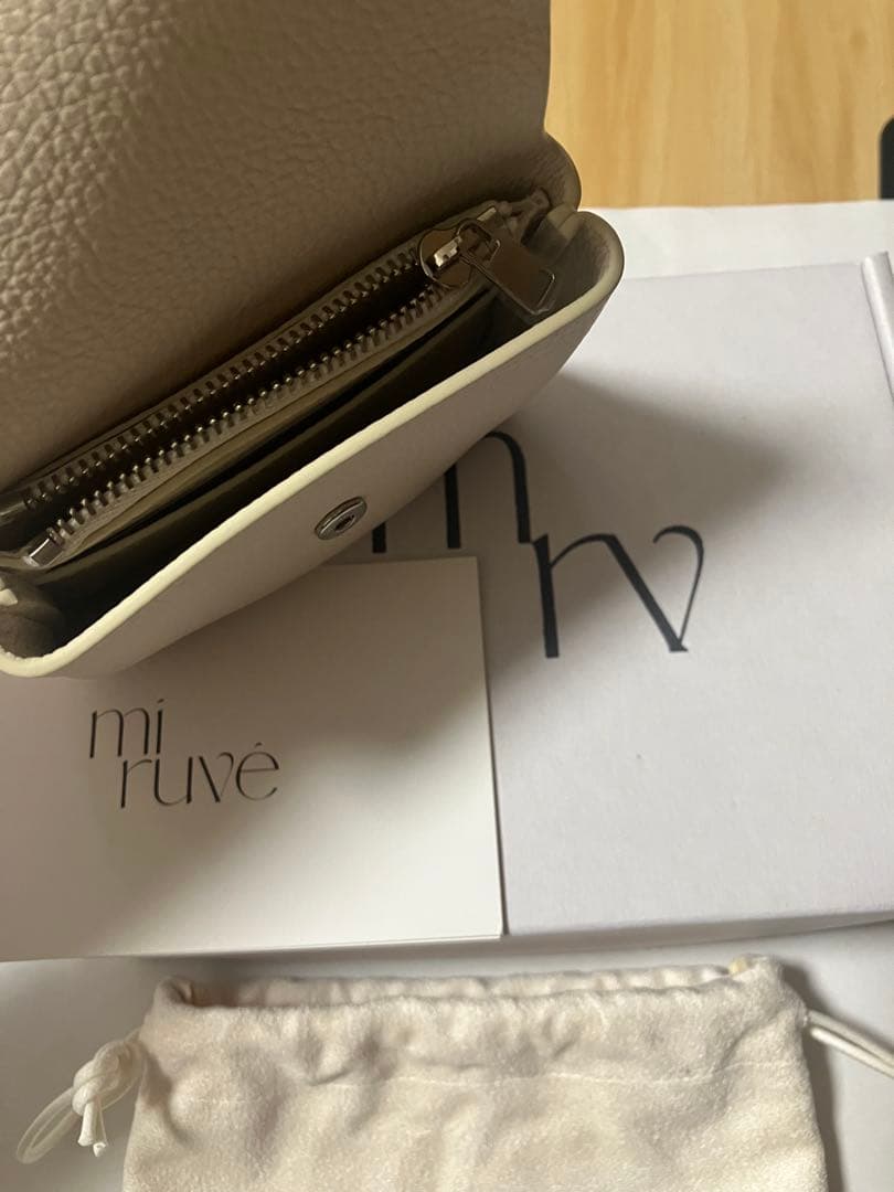 韓国miruveミニウォレットクリーム