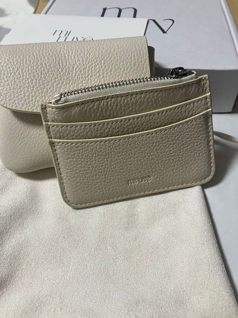韓国miruveミニウォレットクリーム