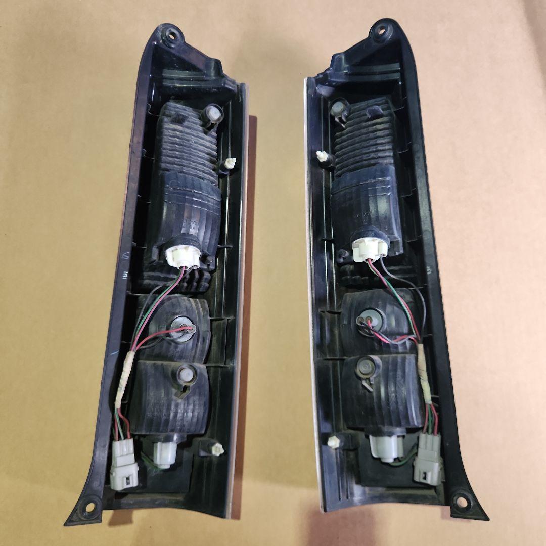 SUZUKI　エブリィワゴン　DA64W 純正品後期クリアテールランプ